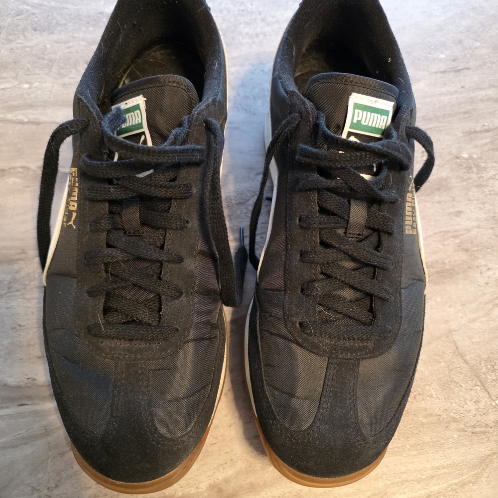 Puma Men's Black and White Sneakers